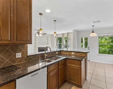 2372 Paradise Ridge Dr - Photo Thumbnail 7