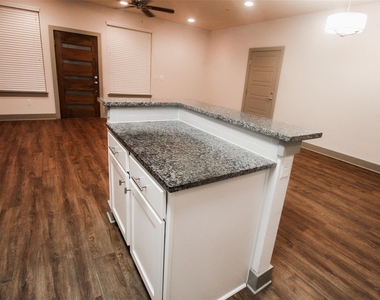 12208 Abbey Glen Ln - Photo Thumbnail 2