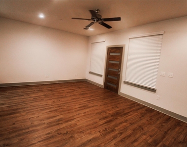 12208 Abbey Glen Ln - Photo Thumbnail 1