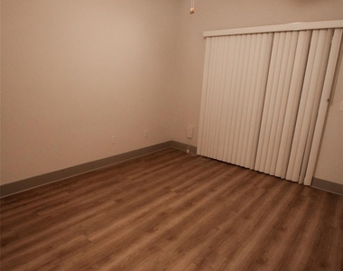 12208 Abbey Glen Ln - Photo Thumbnail 7