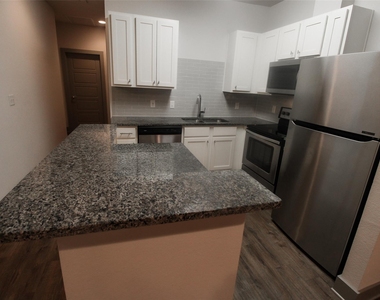 12208 Abbey Glen Ln - Photo Thumbnail 4