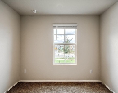 745 Adler Way - Photo Thumbnail 16