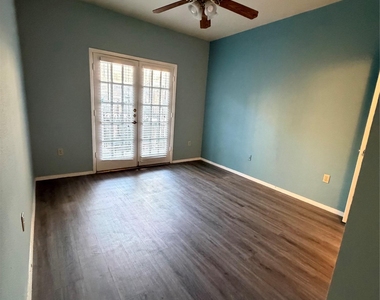 2801 Rio Grande St - Photo Thumbnail 3