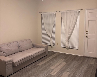 2801 Rio Grande St - Photo Thumbnail 8