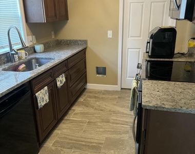 294 Lee Drive - Photo Thumbnail 7