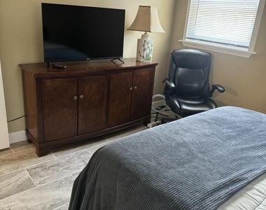 294 Lee Drive - Photo Thumbnail 2