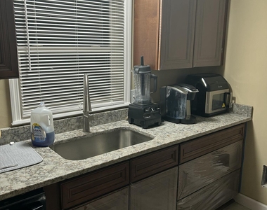 294 Lee Drive - Photo Thumbnail 4