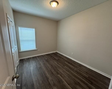 2849 Copperwood Avenue - Photo Thumbnail 12