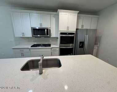 2849 Copperwood Avenue - Photo Thumbnail 7