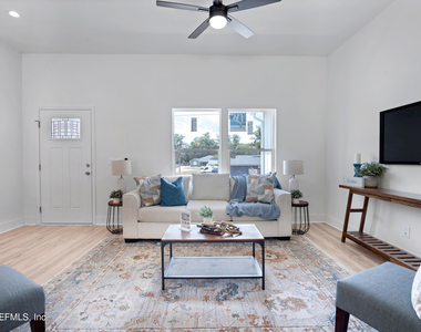 7465 Donald Street - Photo Thumbnail 4