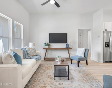 7465 Donald Street - Photo Thumbnail 3