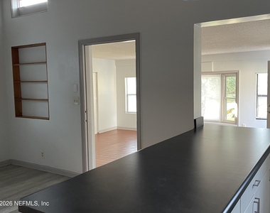 530 Myra Street - Photo Thumbnail 12