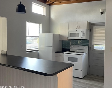 530 Myra Street - Photo Thumbnail 10