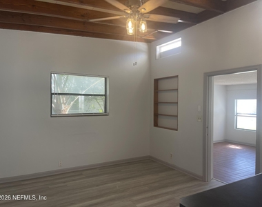 530 Myra Street - Photo Thumbnail 13