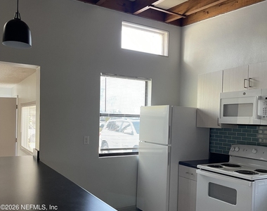 530 Myra Street - Photo Thumbnail 11