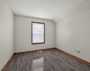 1301 Brookfield Drive - Photo Thumbnail 14