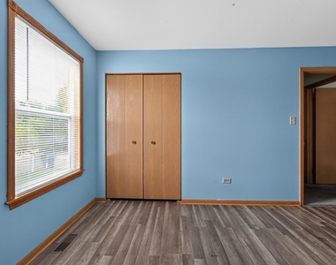 1301 Brookfield Drive - Photo Thumbnail 13