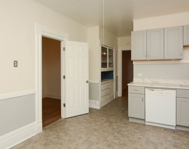 3426 N Lincoln Avenue - Photo Thumbnail 3