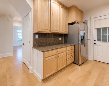 4635 W Peterson Avenue - Photo Thumbnail 8