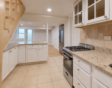 4635 W Peterson Avenue - Photo Thumbnail 17