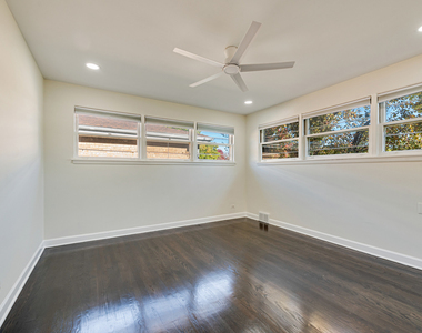 7330 N Kilbourn Avenue - Photo Thumbnail 11