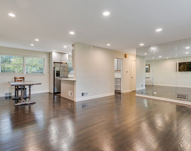 7330 N Kilbourn Avenue - Photo Thumbnail 3