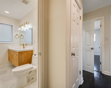 7330 N Kilbourn Avenue - Photo Thumbnail 10