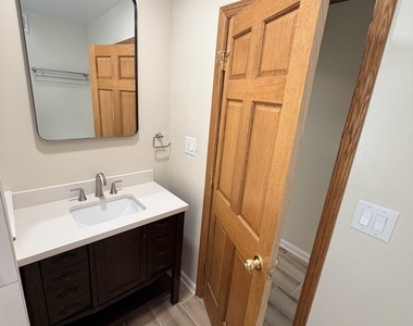 1455 N Washtenaw Avenue - Photo Thumbnail 8