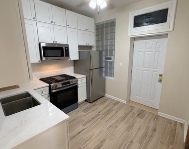 1455 N Washtenaw Avenue - Photo Thumbnail 4