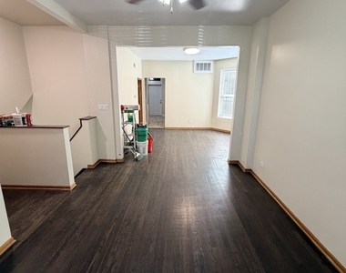 1455 N Washtenaw Avenue - Photo Thumbnail 2
