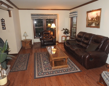 1162 Sandhurst Drive - Photo Thumbnail 2