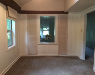 718 Three Oaks Road - Photo Thumbnail 9