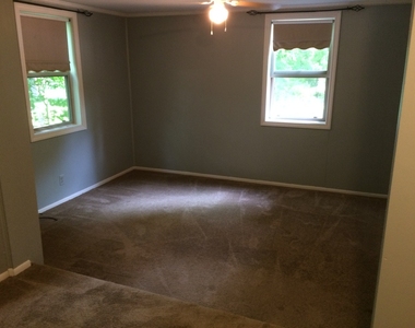 718 Three Oaks Road - Photo Thumbnail 11