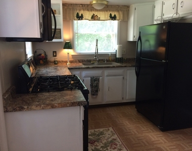 718 Three Oaks Road - Photo Thumbnail 5