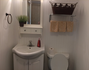 718 Three Oaks Road - Photo Thumbnail 13
