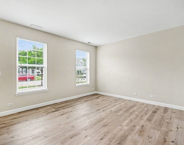 2531 Congress Avenue - Photo Thumbnail 1