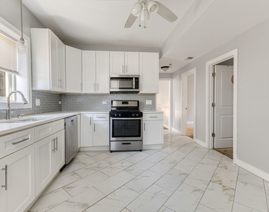 8139 S Sangamon Street - Photo Thumbnail 13