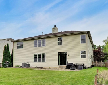 18768 W Highfield Drive - Photo Thumbnail 54