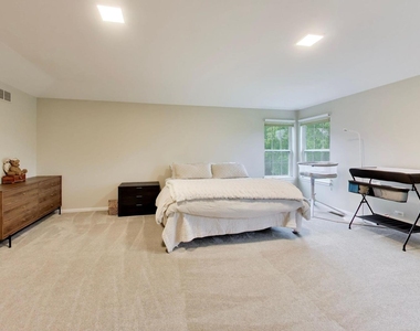 18768 W Highfield Drive - Photo Thumbnail 25