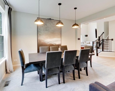 18768 W Highfield Drive - Photo Thumbnail 9