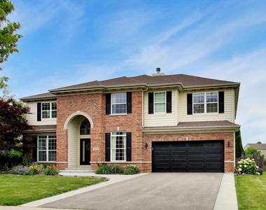 18768 W Highfield Drive - Photo Thumbnail 1