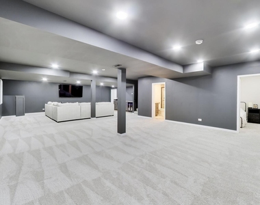 18768 W Highfield Drive - Photo Thumbnail 42