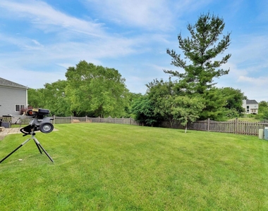 18768 W Highfield Drive - Photo Thumbnail 57