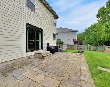 18768 W Highfield Drive - Photo Thumbnail 56