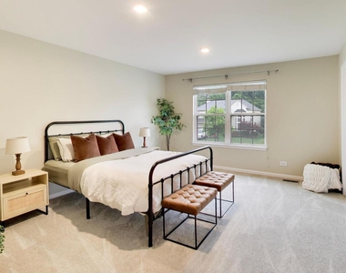 18768 W Highfield Drive - Photo Thumbnail 31