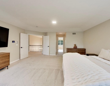 18768 W Highfield Drive - Photo Thumbnail 26