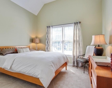 2080 N Bethany Creek Drive - Photo Thumbnail 10