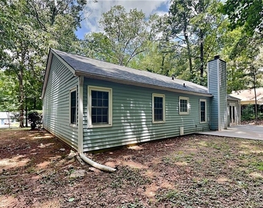 213 Brolley Woods Drive - Photo Thumbnail 16