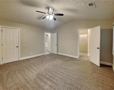 213 Brolley Woods Drive - Photo Thumbnail 6