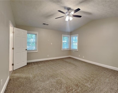 213 Brolley Woods Drive - Photo Thumbnail 7